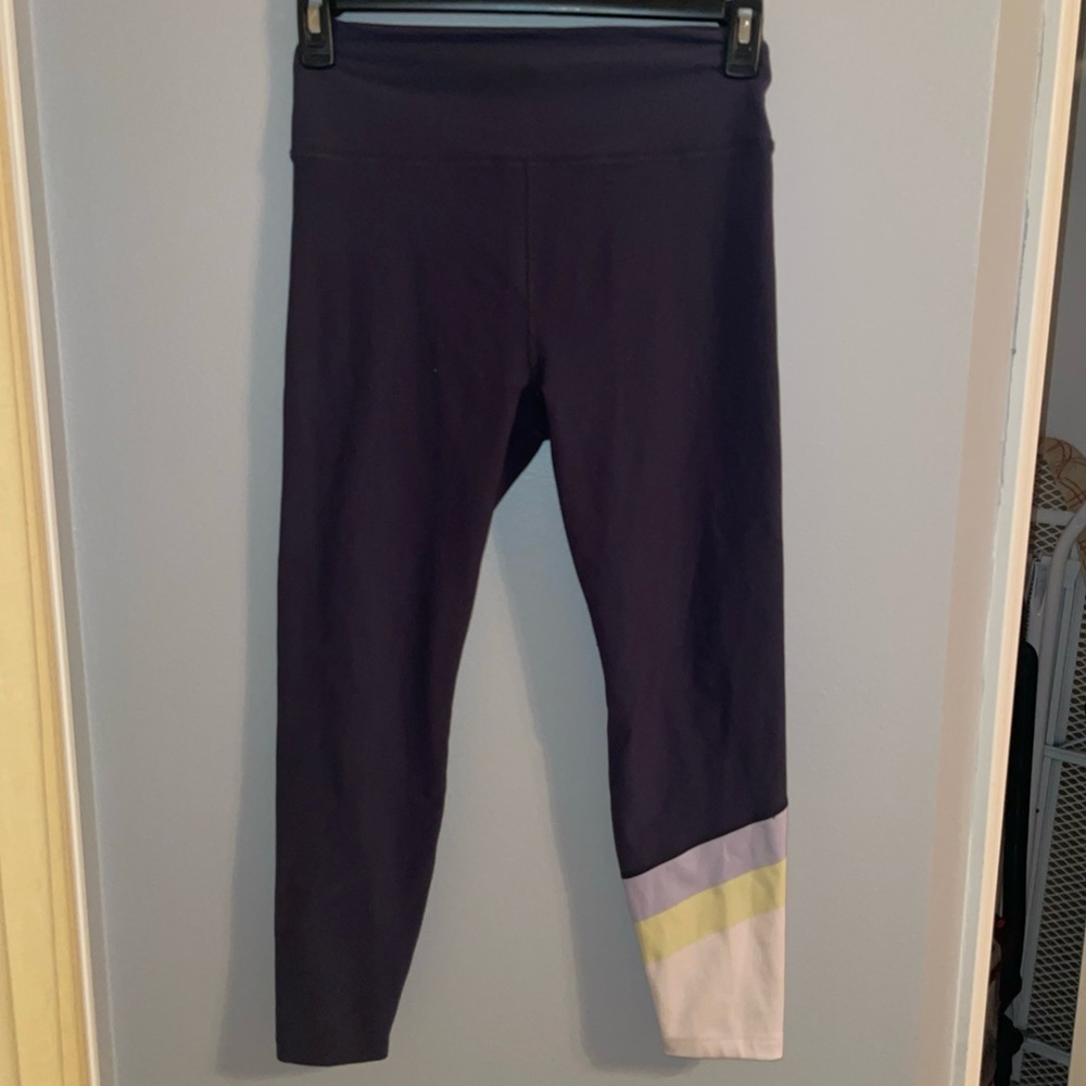 Peloton Gray, Yellow, and White Athletic Leggings